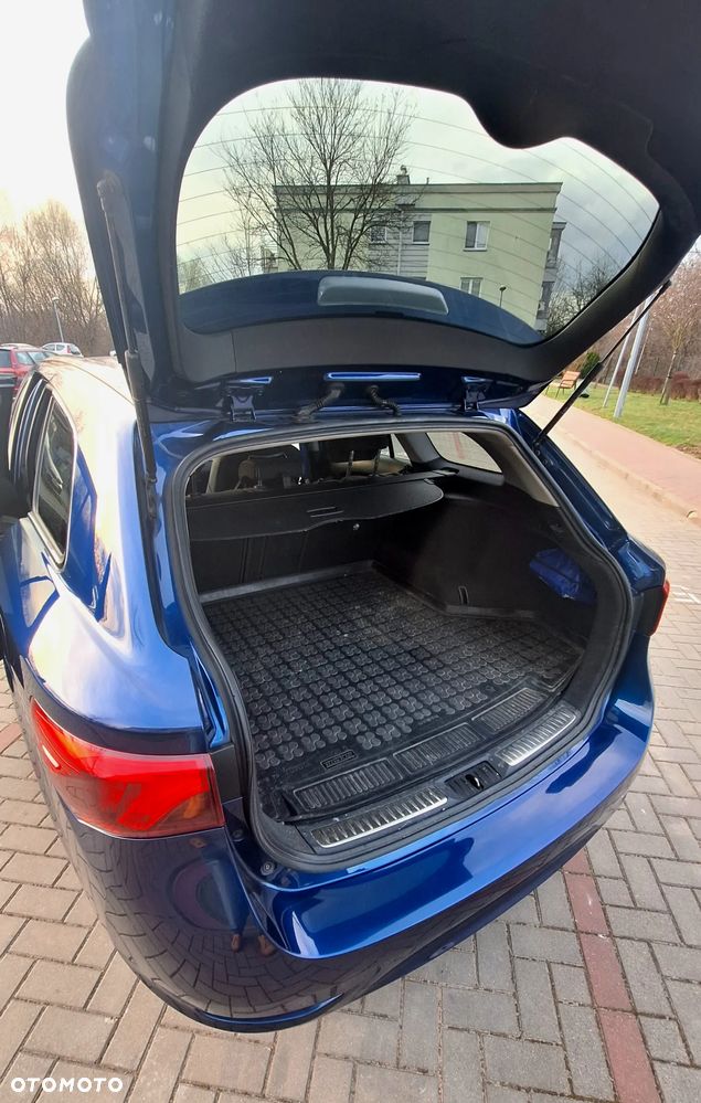 Toyota Avensis 1.8 Premium - 17