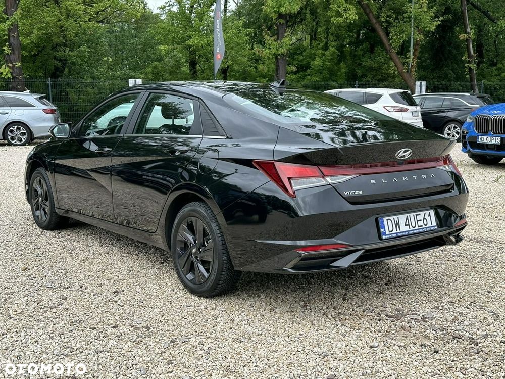 Hyundai Elantra - 6