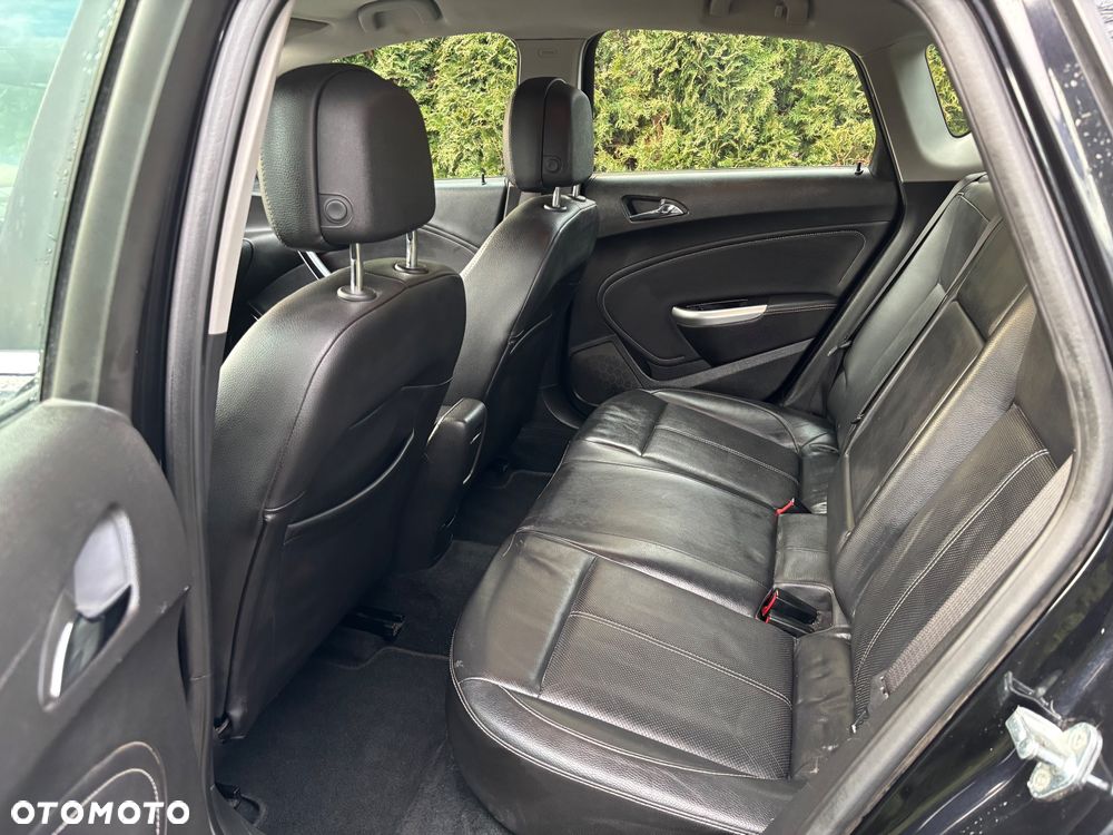 Opel Astra 2.0 CDTI DPF Cosmo - 11