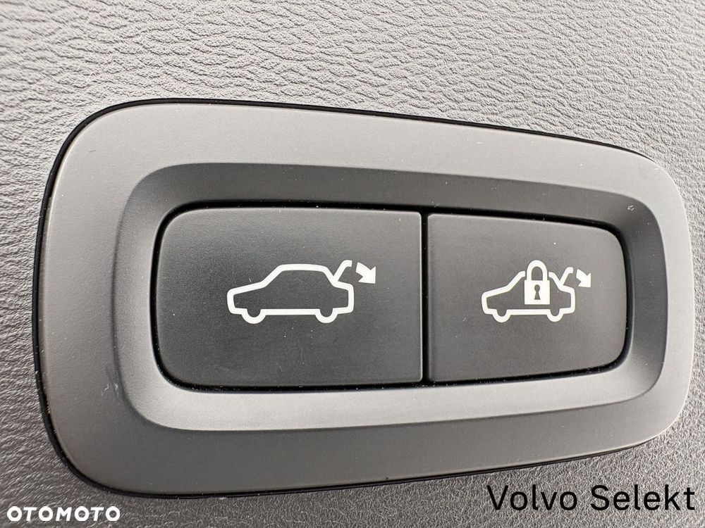Volvo XC 40 - 24