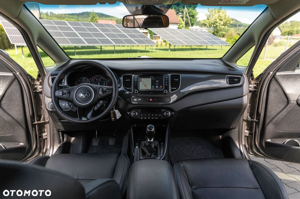 Kia Carens 1.7 CRDi L 7os - 23
