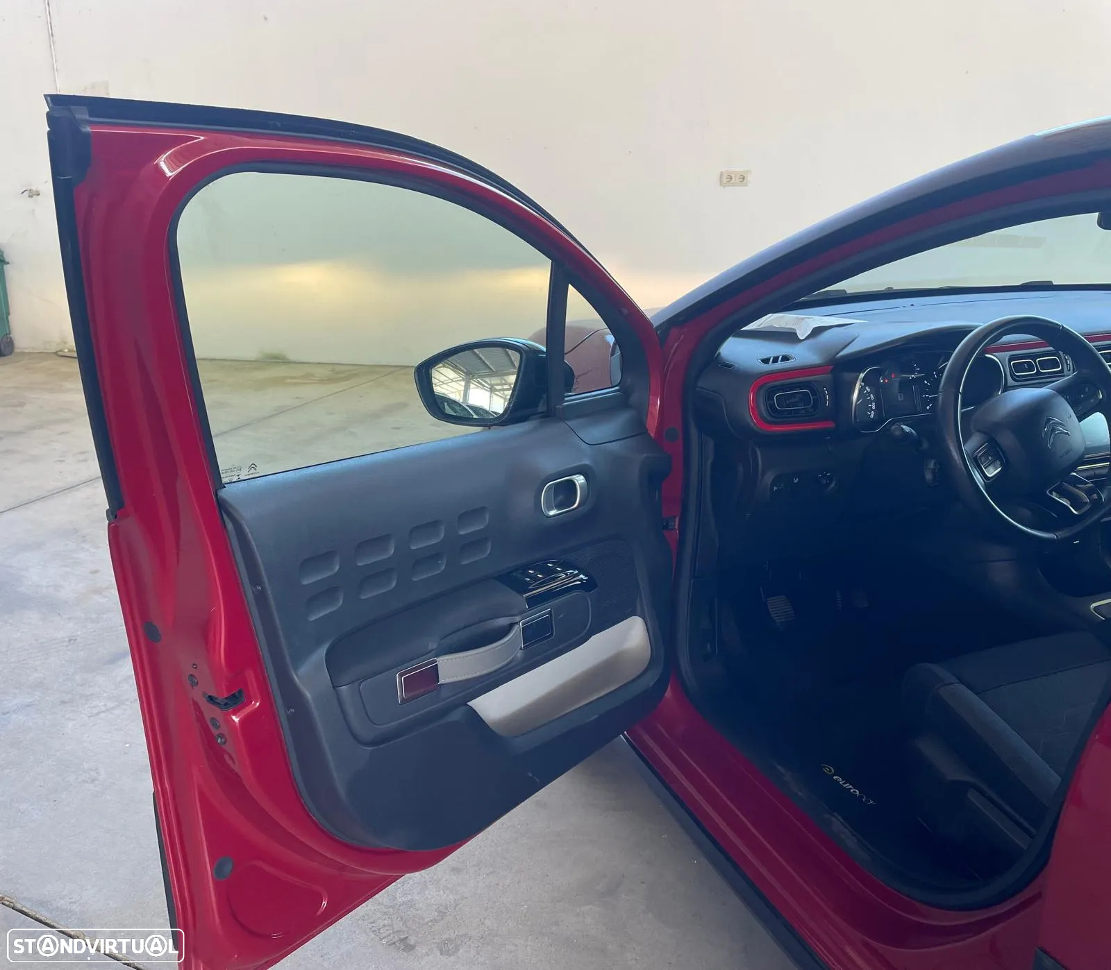 Citroën C3 1.2 PureTech Shine - 22