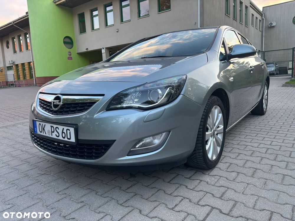 Opel Astra 1.6 Automatik Color Edition - 1
