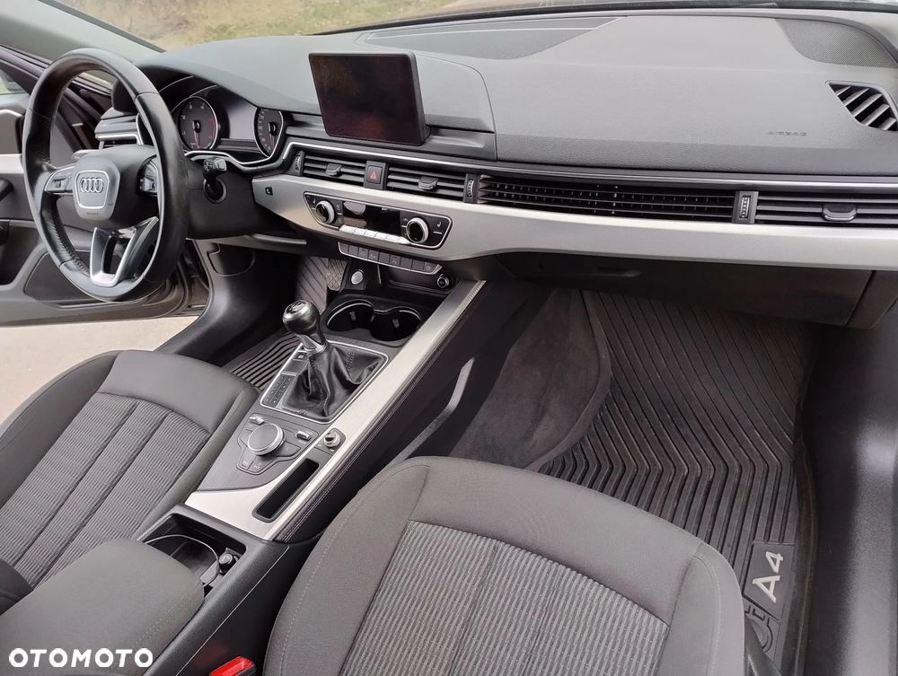 Audi A4 Avant 2.0 TDI - 10