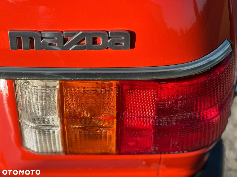 Mazda 323 - 16
