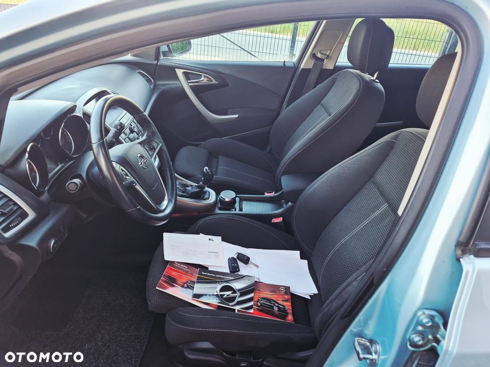 Opel Astra 1.6 Design Edition - 10