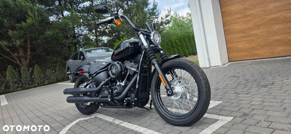 Harley-Davidson Softail Street Bob - 2