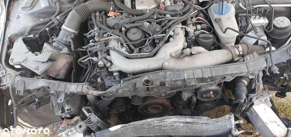 SILNIK 2.7 tdi  CGKA  jeszcze w aucie audi a5 części Gołdap blask