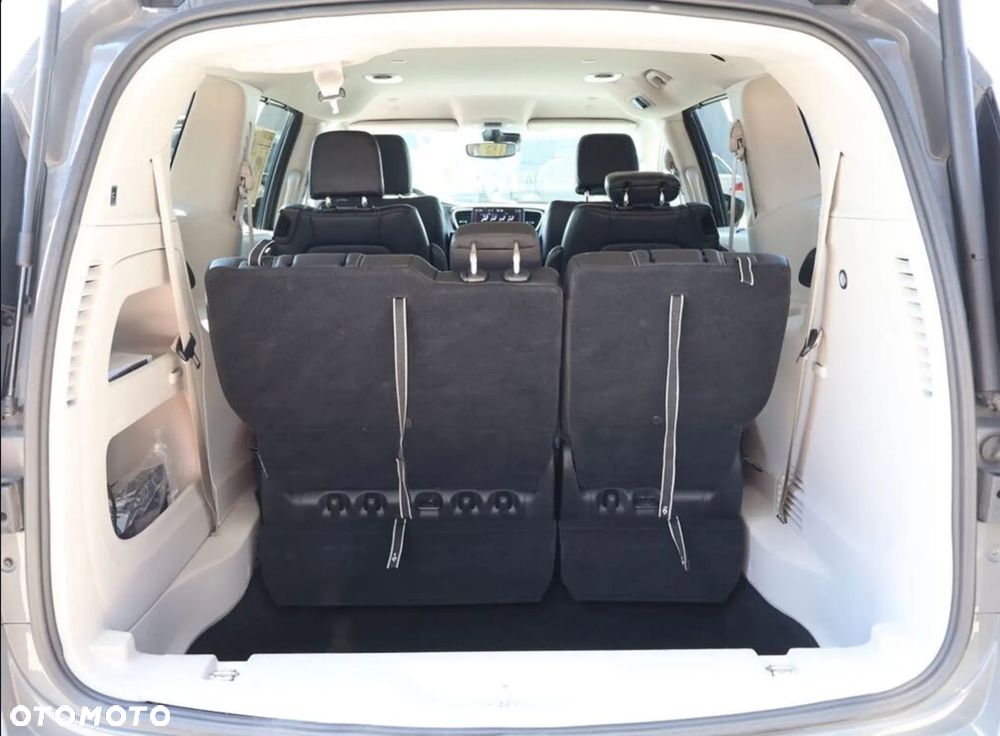 Chrysler Pacifica - 34