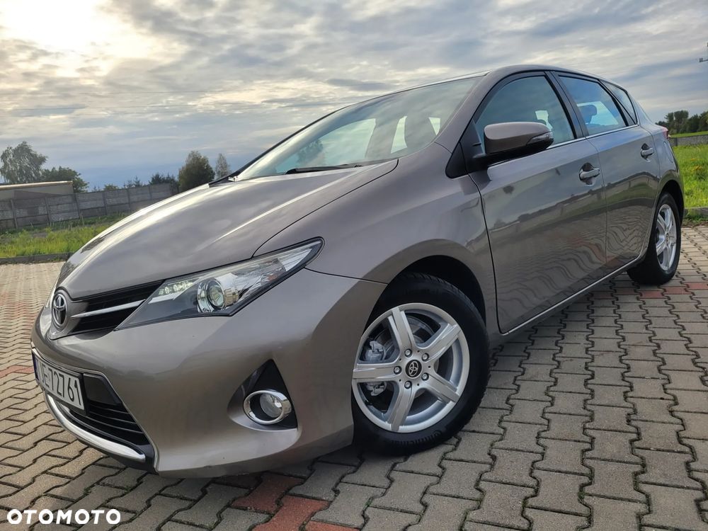 Toyota Auris 1.33 VVT-i Premium Comfort - 1