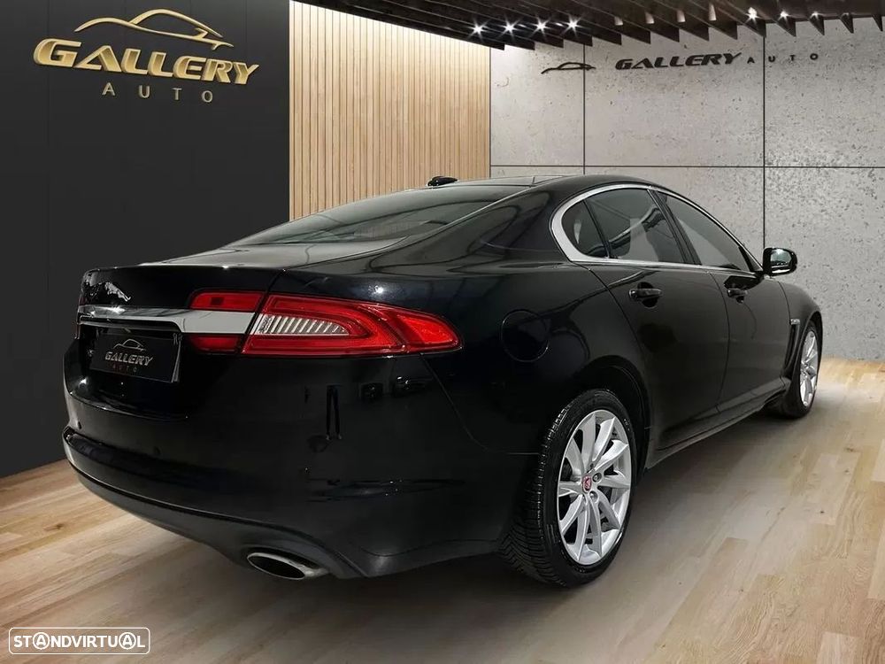 Jaguar XF 2.2 D Premium Luxury — photo 3