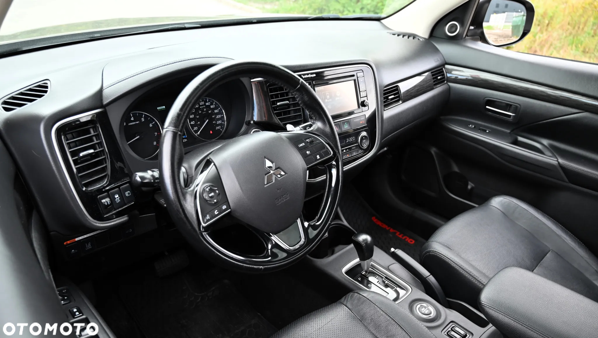 Mitsubishi Outlander - 21