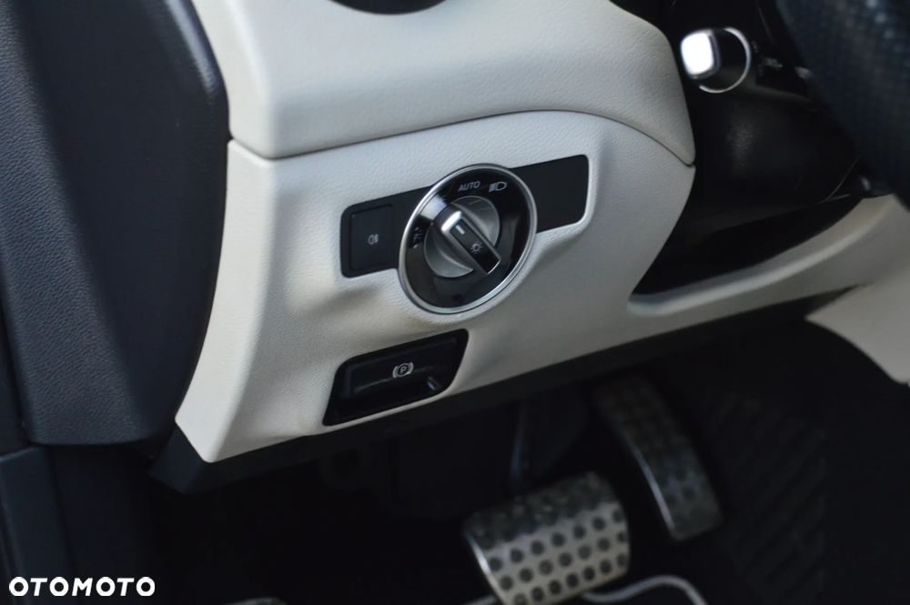 Mercedes-Benz Klasa A 250 4Matic 7G-DCT - 7