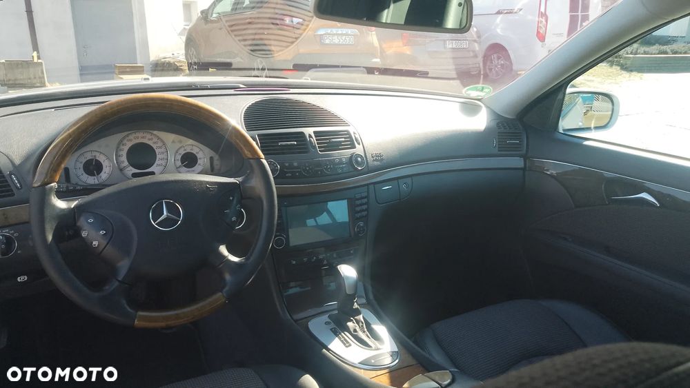 Mercedes-Benz Klasa E 240 4Matic Avantgarde - 14