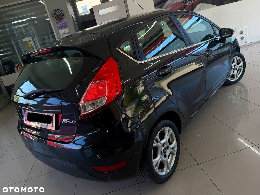 Ford Fiesta - 25