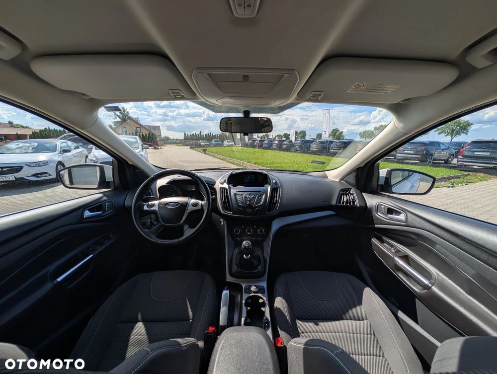Ford Kuga 1.6 EcoBoost 2x4 Titanium - 24