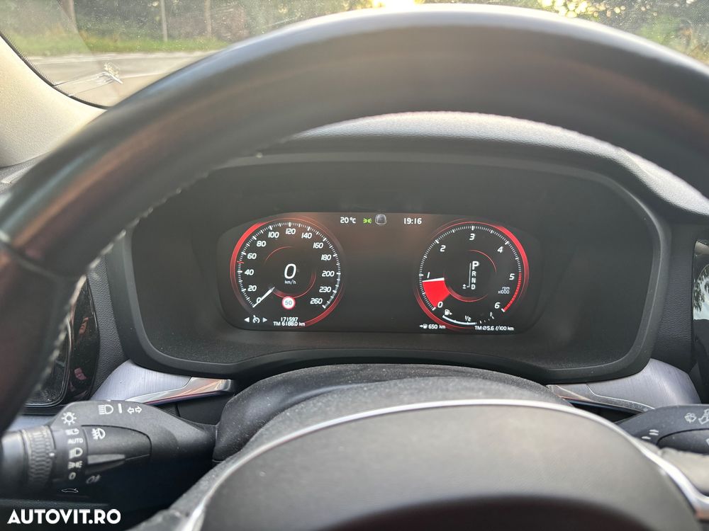 Volvo V60 D3 Momentum Pro - 8