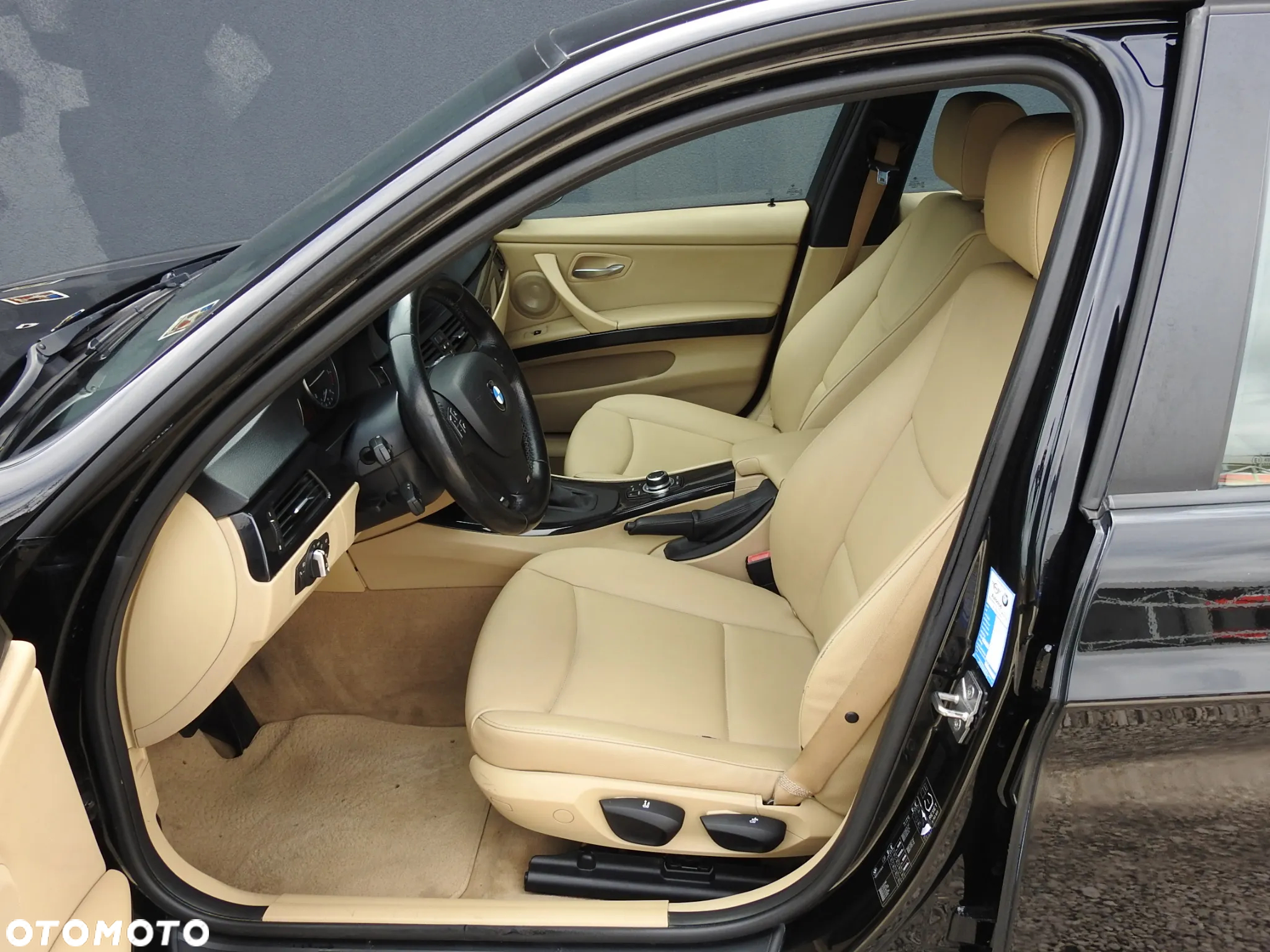 BMW Seria 3 320d Touring xDrive - 9