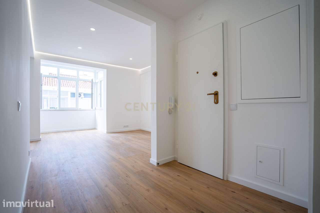 Apartamento Renovado de Luxo em Queijas, Oeiras - Grande imagem: 3/20
