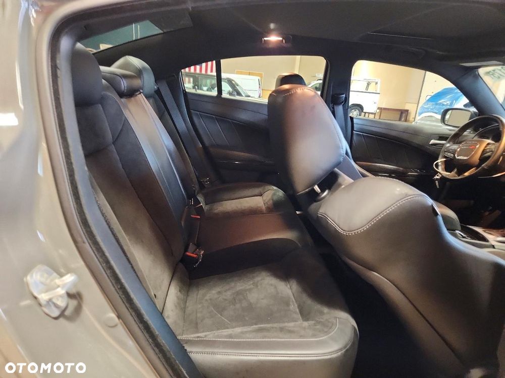 Dodge Charger 3.6 GT - 10