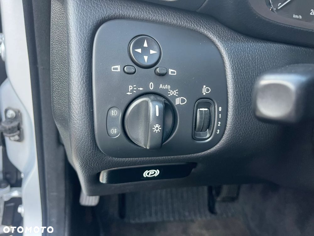 Mercedes-Benz Klasa C 180 Kompressor Automatik Elegance - 11