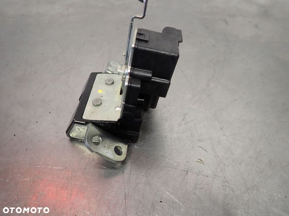 ZAMEK KLAPY BAGAŻNIKA HYUNDAI I10 II - 4