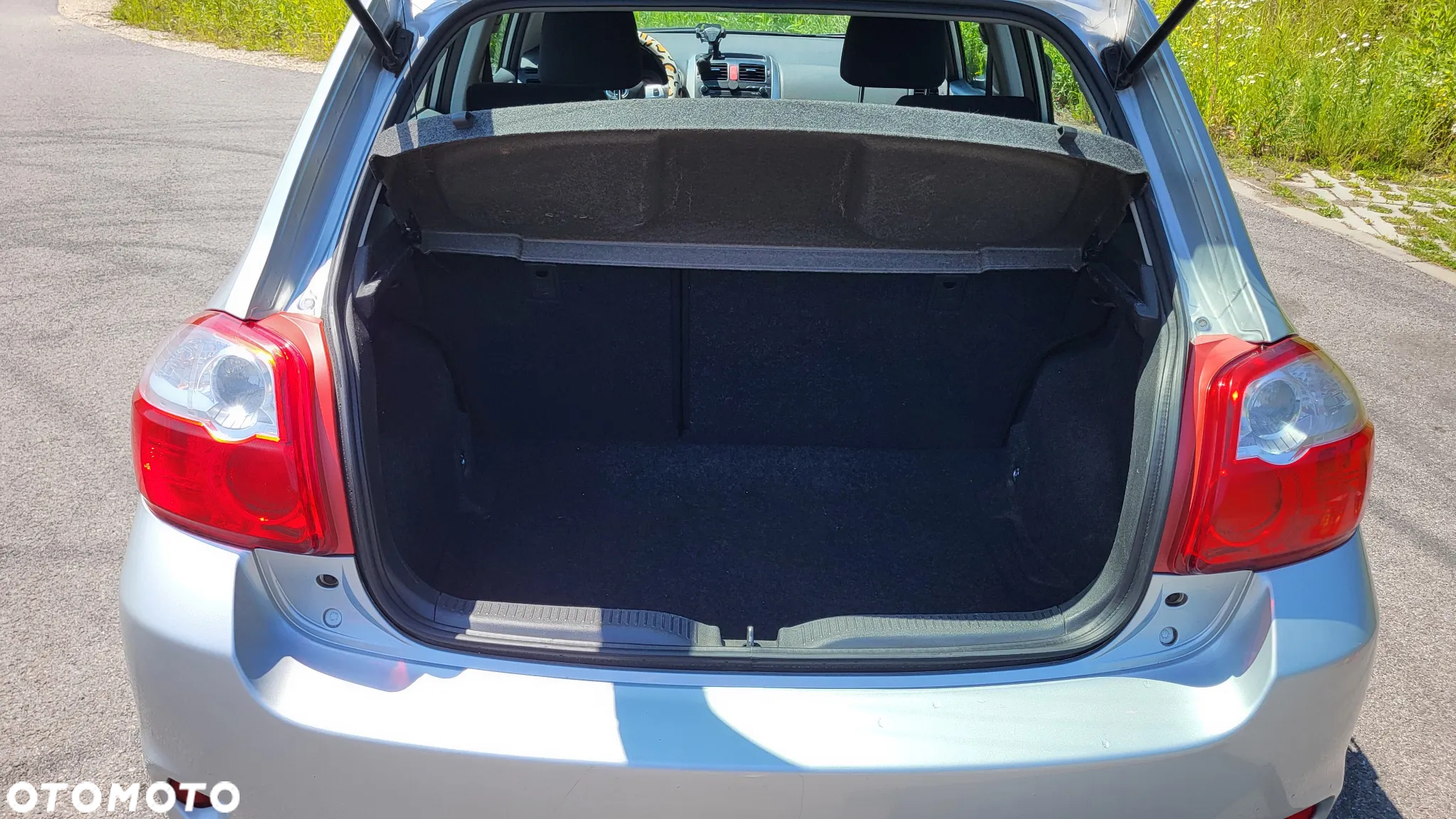 Toyota Auris 1.4 D-4D Terra EU5 - 6