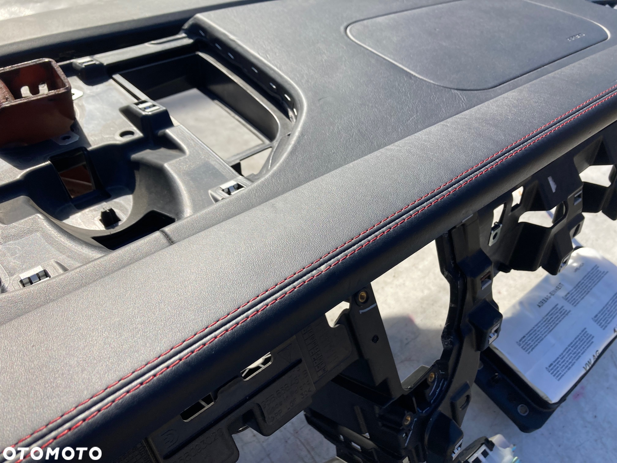 PORSCHE MACAN 95B DESKA SKÓRA CZERWONA NIĆ KONSOLA KOKPIT PULPIT PÓŁKA PARAPET DASHBOARD AIR BAG PODUSZKA POWIETRZNA KIEROWCY PASAŻERA AIRBAG PASY PAS SEATBELTS Oryginał !!! - 3