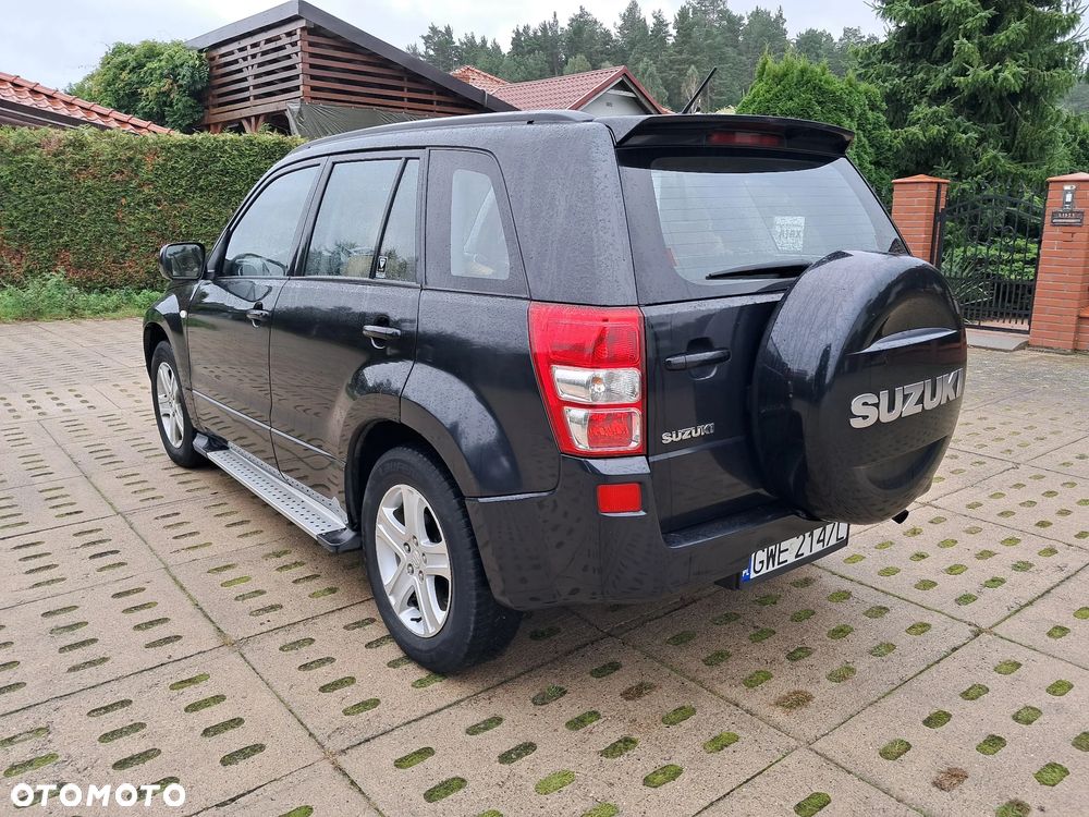 Suzuki Grand Vitara 2.0 Comfort + - 4