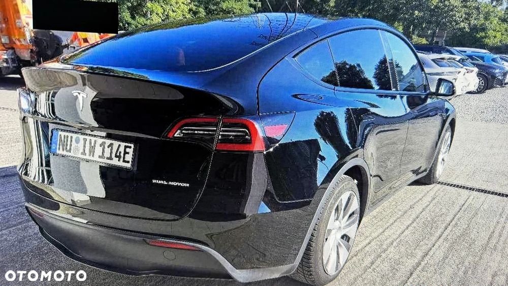 Tesla Model Y 2023 photo 4