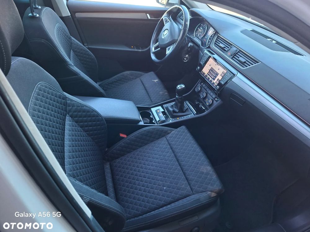 Skoda Superb 2.0 TDI Style - 29