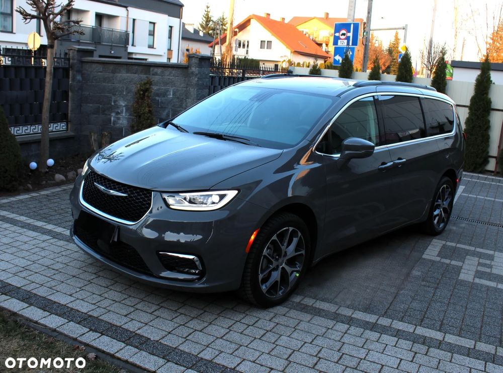 Chrysler Pacifica - 31