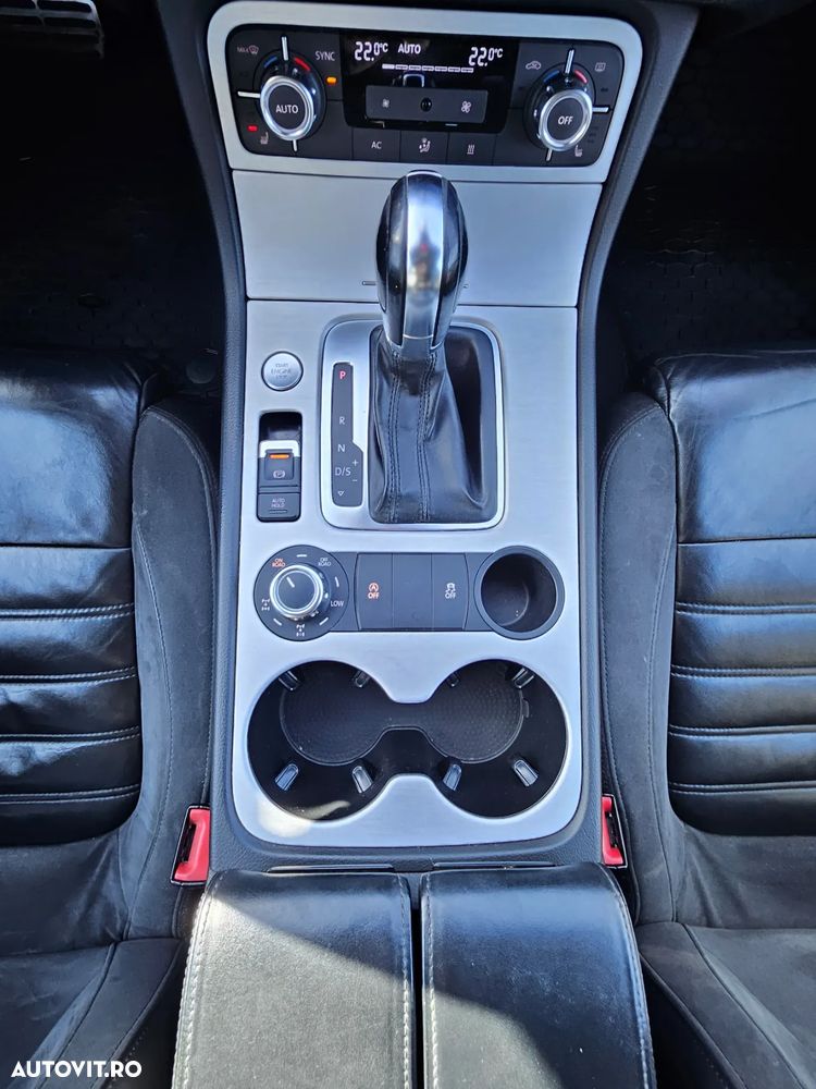 Volkswagen Touareg - 14