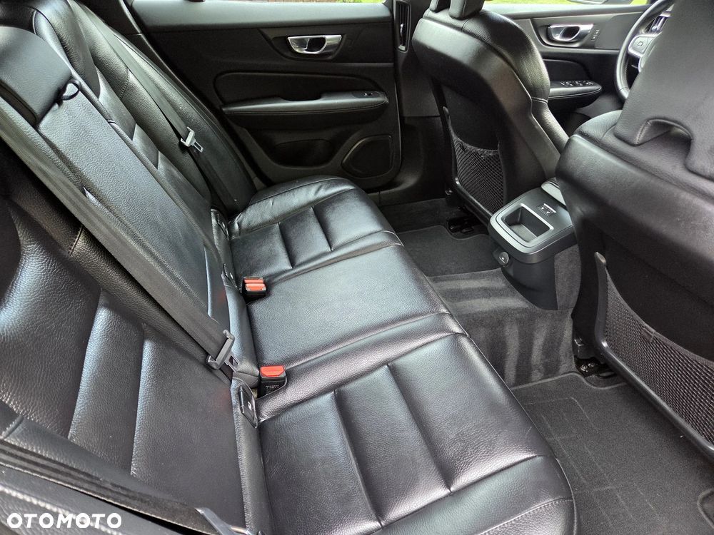 Volvo V60 B3 B Geartronic Momentum Pro - 32