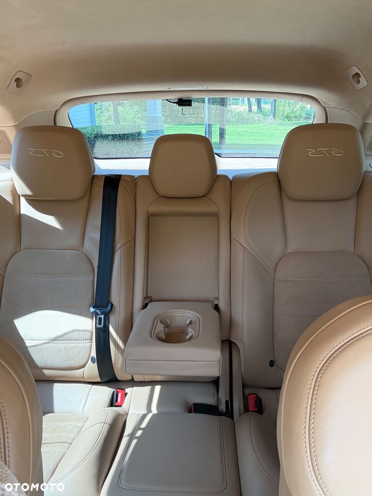 Porsche Cayenne GTS - 16