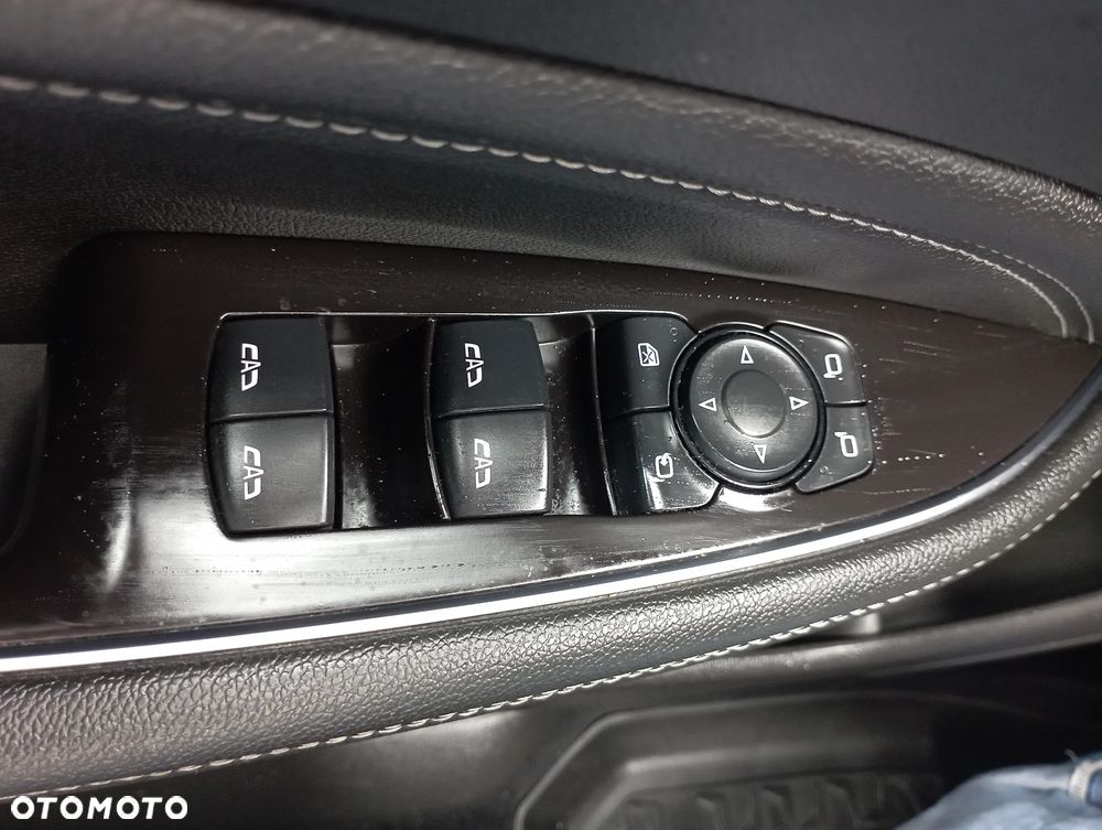 Opel Insignia CT 1.5 T Exclusive S&S - 26