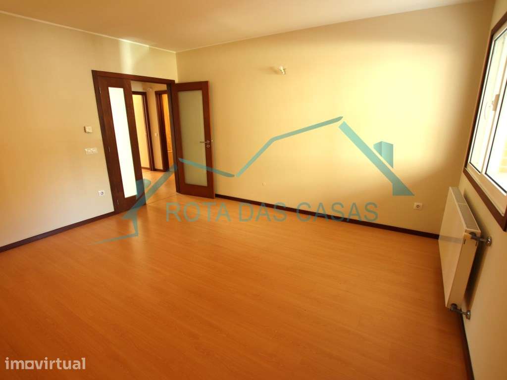 T2 Areosa - Hospital São João - Grande imagem: 3/17