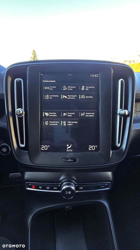 Volvo XC 40 D3 SCR Momentum Core - 19