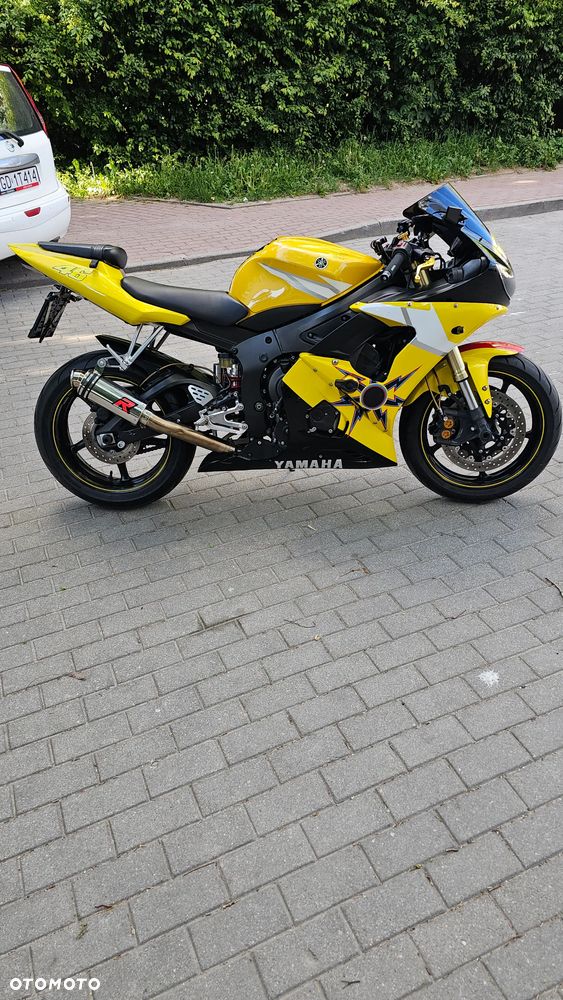 Yamaha R6 - 3