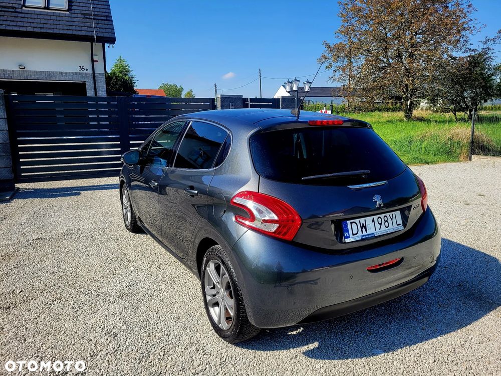 Peugeot 208 120 VTI Intuitive - 4
