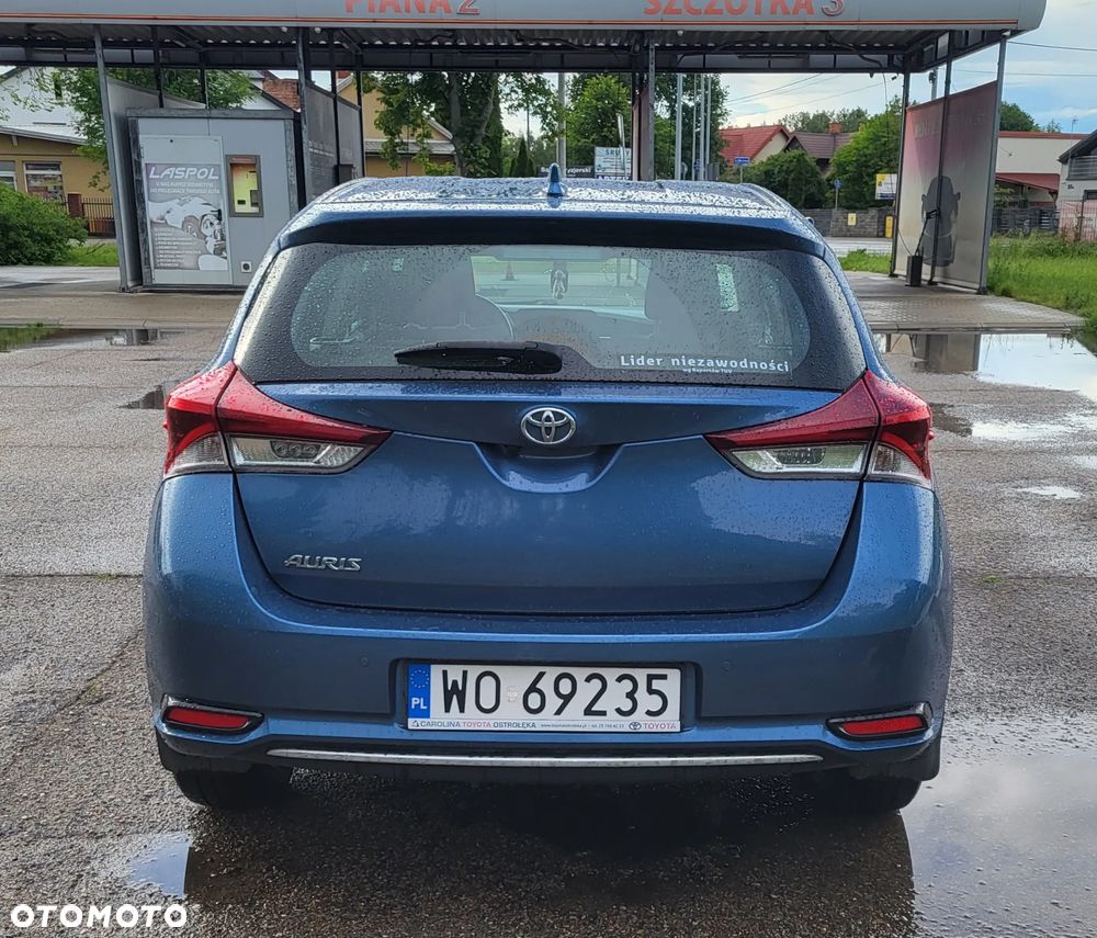 Toyota Auris 1.6 Selection - 6