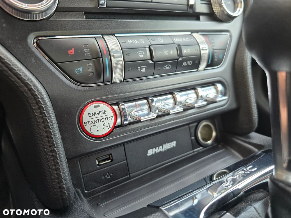 Ford Mustang 5.0 V8 GT - 12