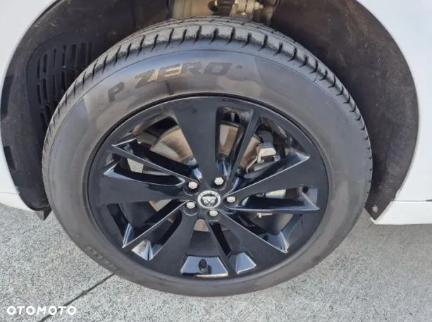 Jaguar F-Pace D200 AWD R-Dynamic SE - 9