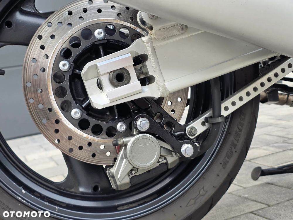 Yamaha XJR - 10