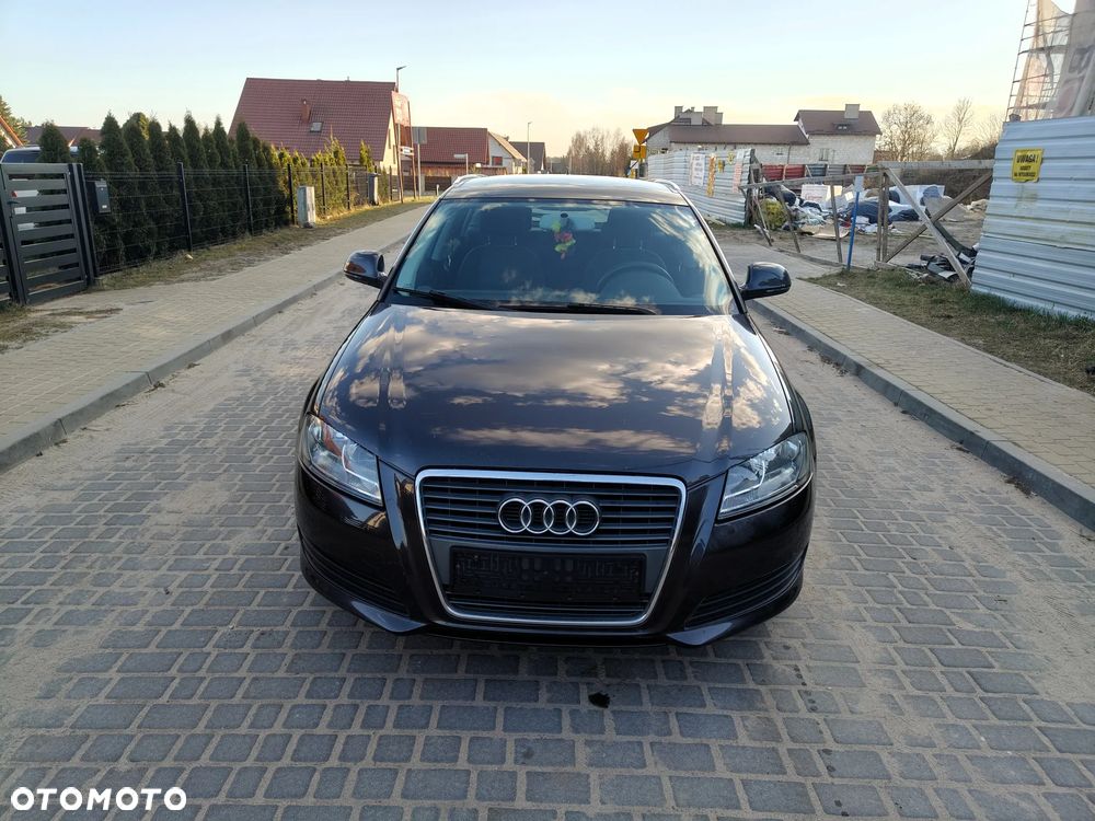 Audi A3 Sportback 1.6 Ambiente - 2
