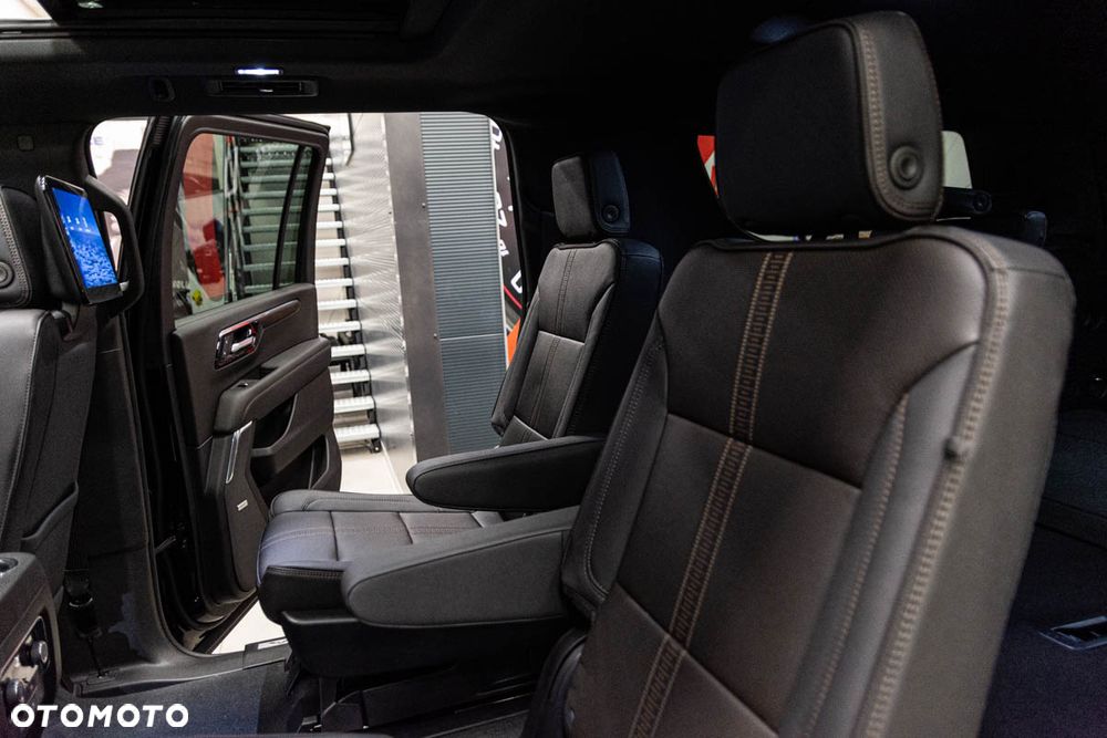 Chevrolet Suburban - 34