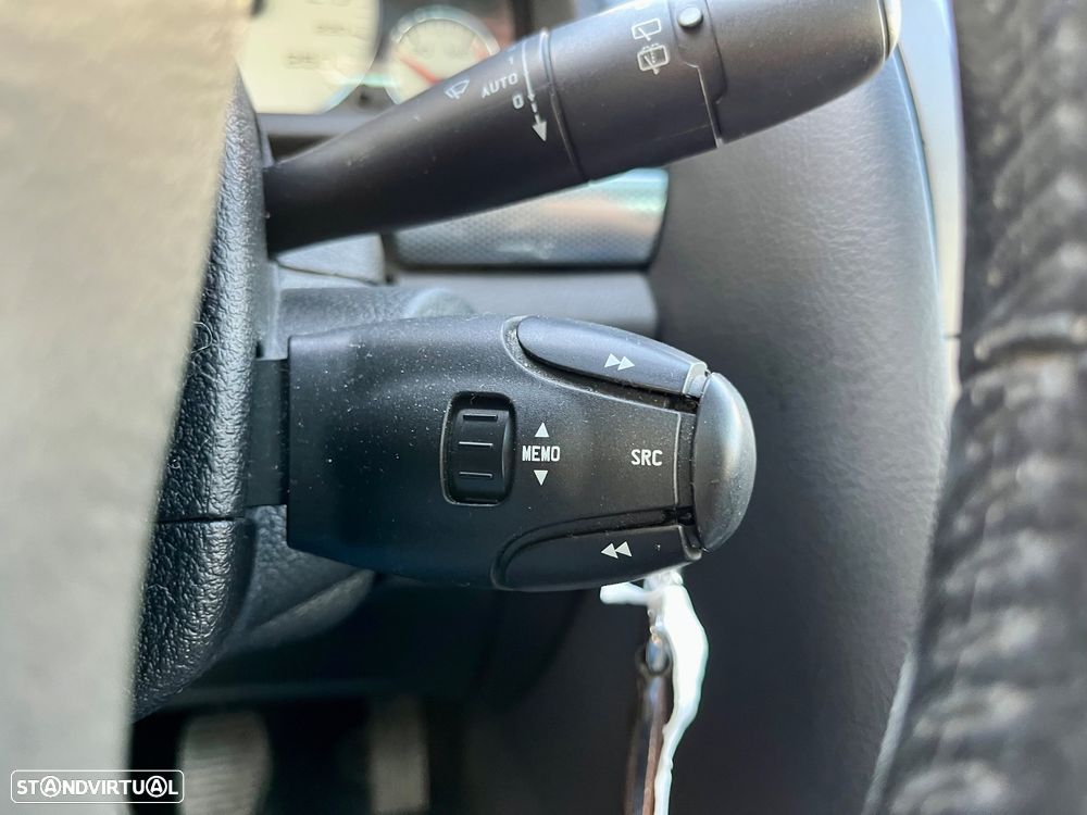 Peugeot 407 SW 2.2 HDi SE Navteq - 45