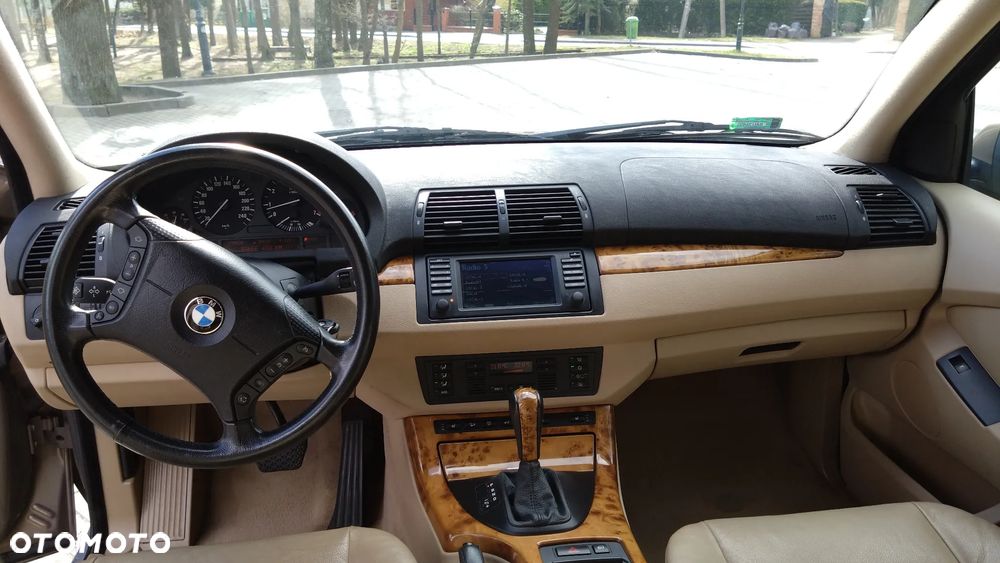BMW X5 3.0 i - 9