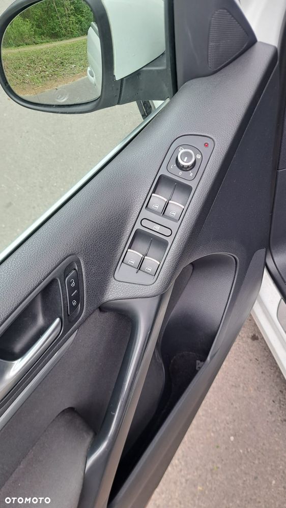 Volkswagen Tiguan - 11