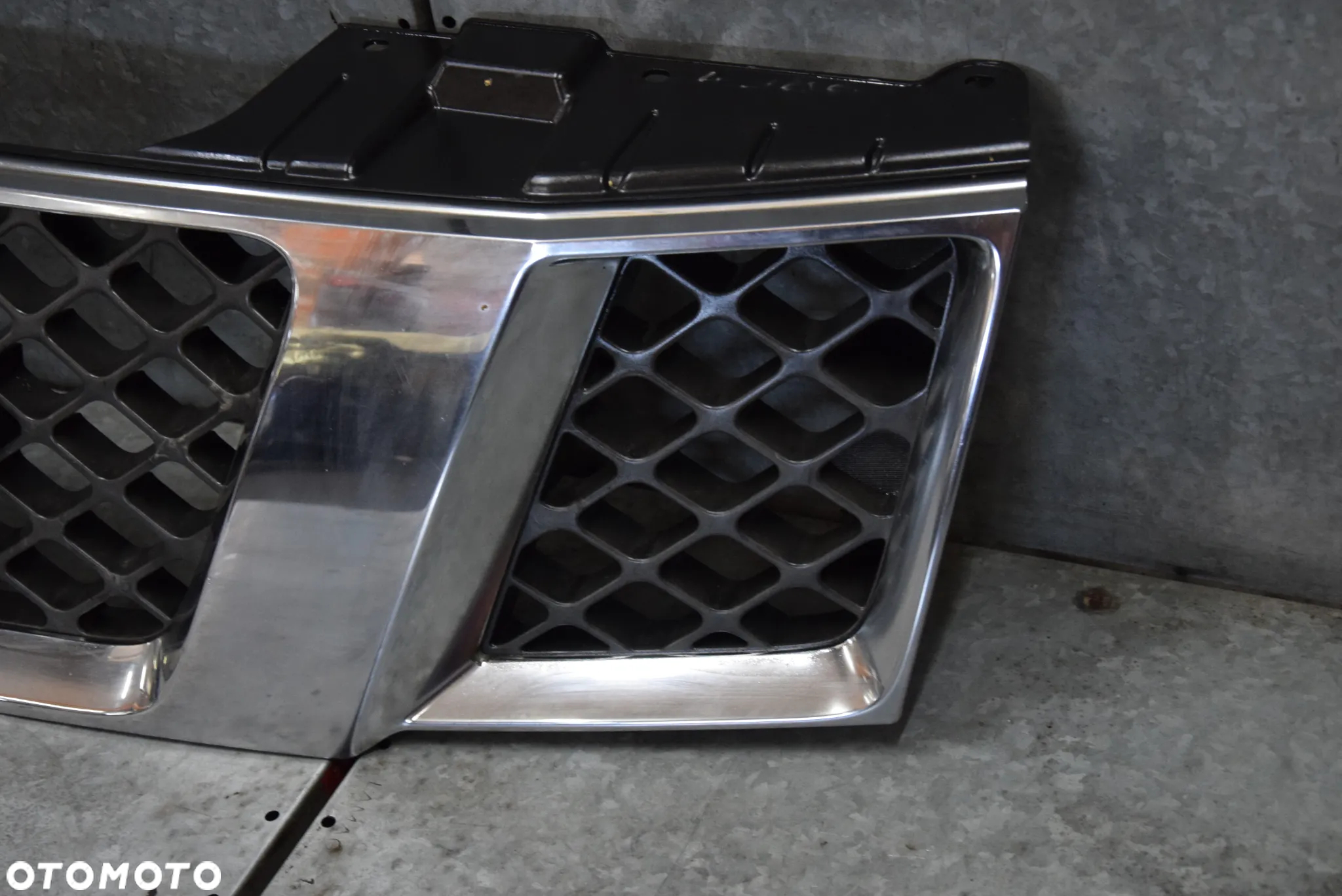 NISSAN NAVARA D40 GRILL ATRAPA - 5
